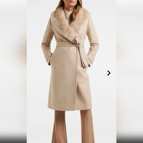 Forever new Fur coat excellent condition hardly worn - Picture 2 of 5